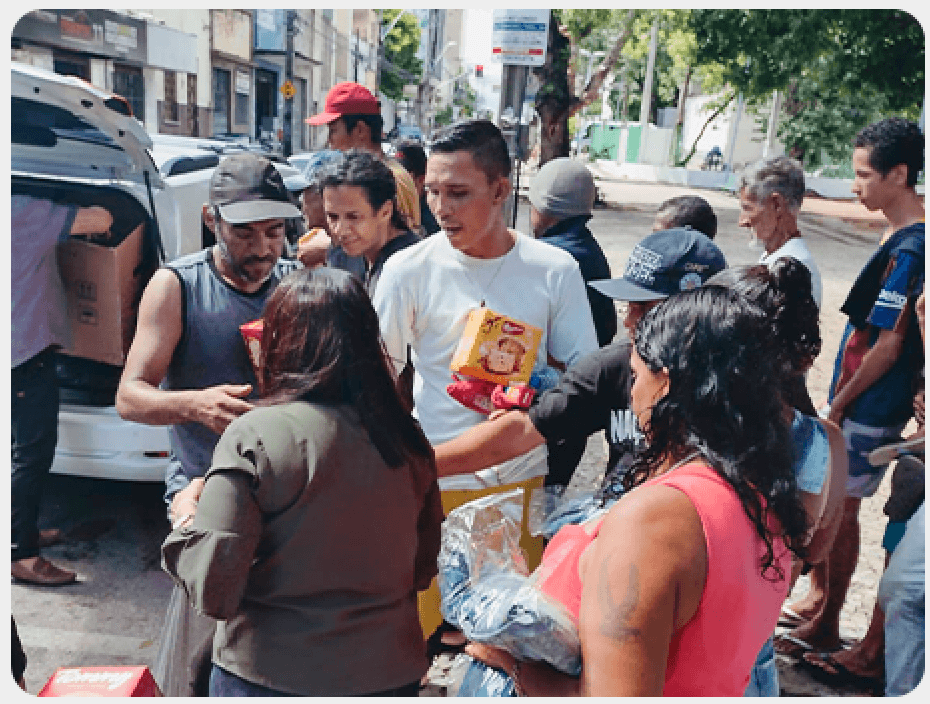 Pessoas em situação de rua na Praça da Bandeira